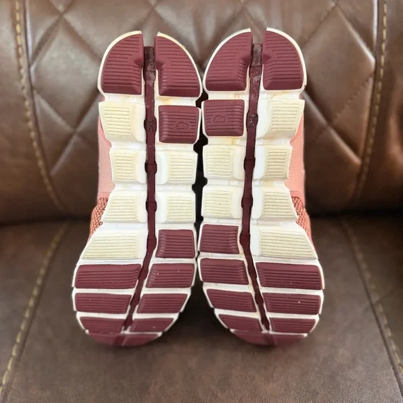 On Cloud 2.0 Swiss Engineering Running Shoes - Picture 5 of 8